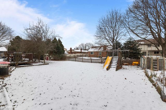 44500 Manitou Drive, Clinton Township, MI 48038