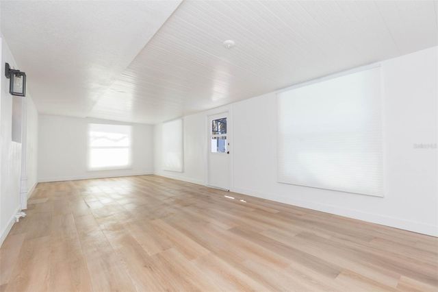 5543 19TH STREET, Zephyrhills, FL 33542