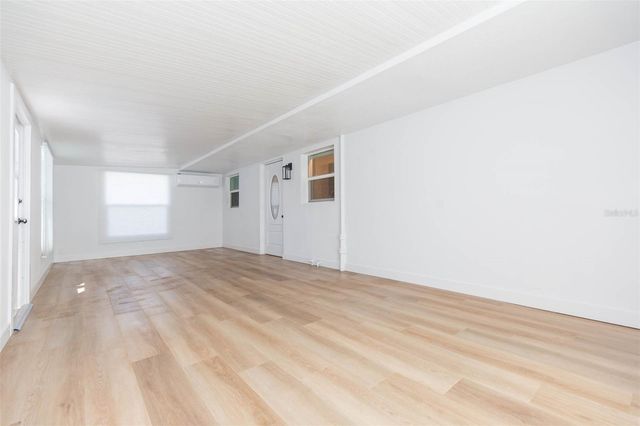 5543 19TH STREET, Zephyrhills, FL 33542