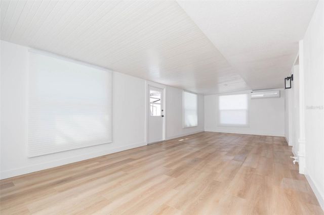 5543 19TH STREET, Zephyrhills, FL 33542