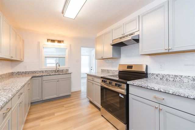 5543 19TH STREET, Zephyrhills, FL 33542