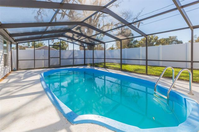 5543 19TH STREET, Zephyrhills, FL 33542