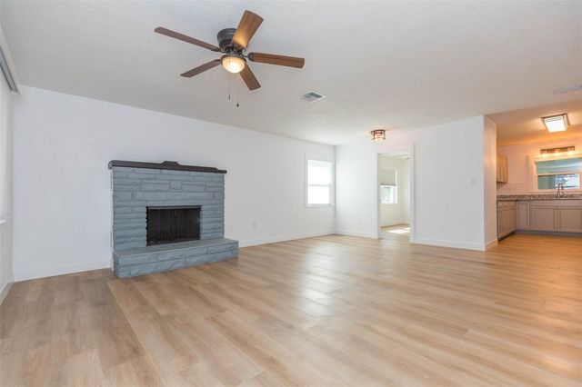 5543 19TH STREET, Zephyrhills, FL 33542