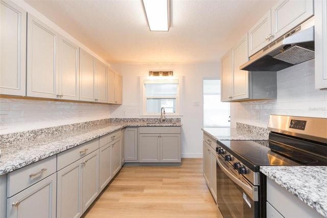 5543 19TH STREET, Zephyrhills, FL 33542