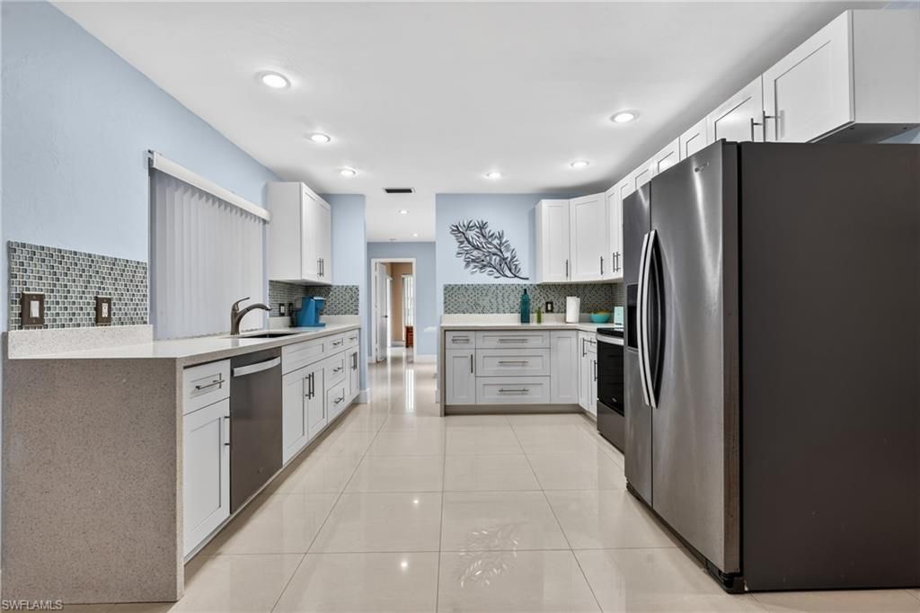 Image 15 of property listing at 4129 Country Club BLVD, Cape Coral, FL 33904
