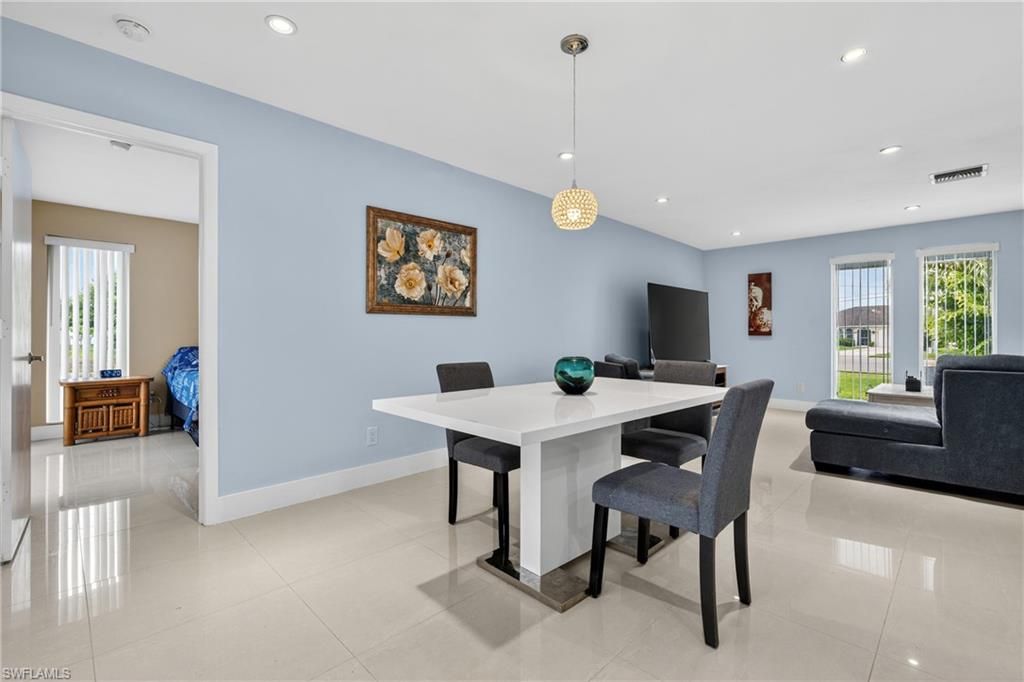 Image 17 of property listing at 4129 Country Club BLVD, Cape Coral, FL 33904