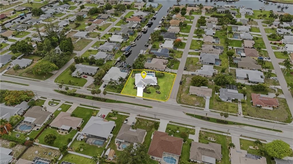Image 40 of property listing at 4129 Country Club BLVD, Cape Coral, FL 33904