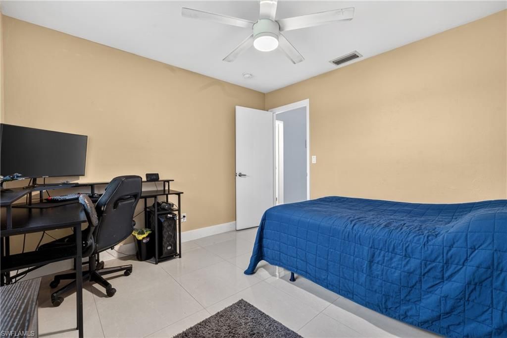 Image 8 of property listing at 4129 Country Club BLVD, Cape Coral, FL 33904