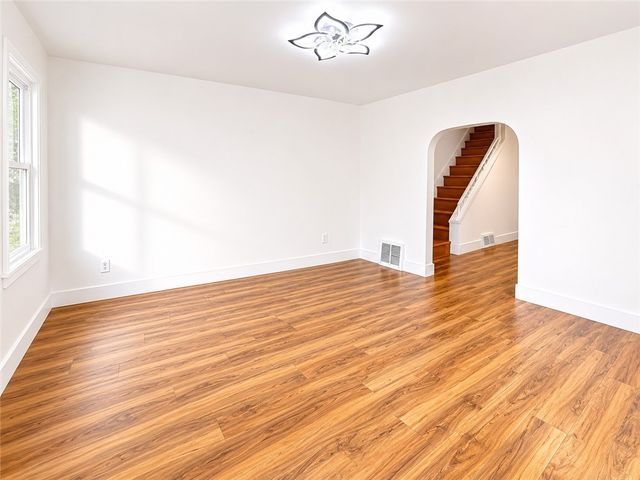 1312 2nd Ave, Beaver Falls, PA 15010