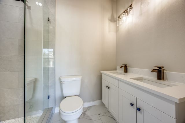 228 W Cardinal, Ector, TX 75439