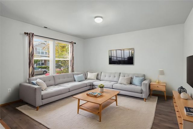248 Ferndale Court NE, Renton, WA 98056