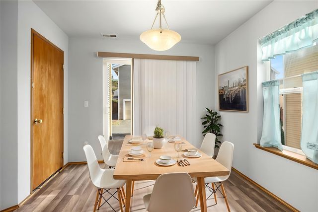 248 Ferndale Court NE, Renton, WA 98056