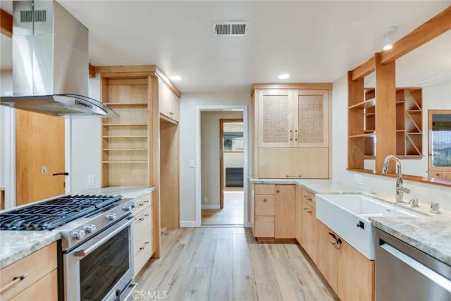 725 W Orangepath, Glendora, CA 91741