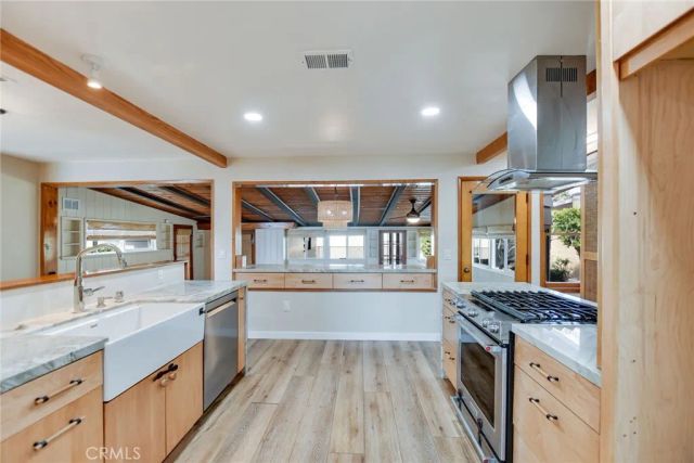 725 W Orangepath, Glendora, CA 91741