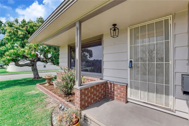 725 W Orangepath, Glendora, CA 91741