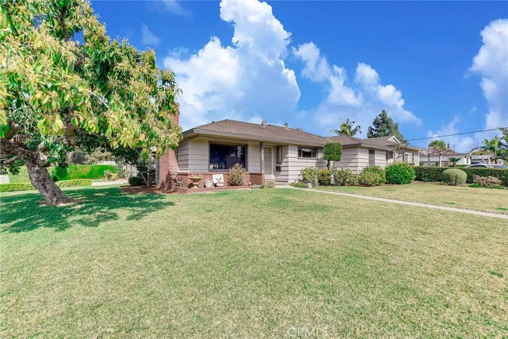 725 W Orangepath, Glendora, CA 91741