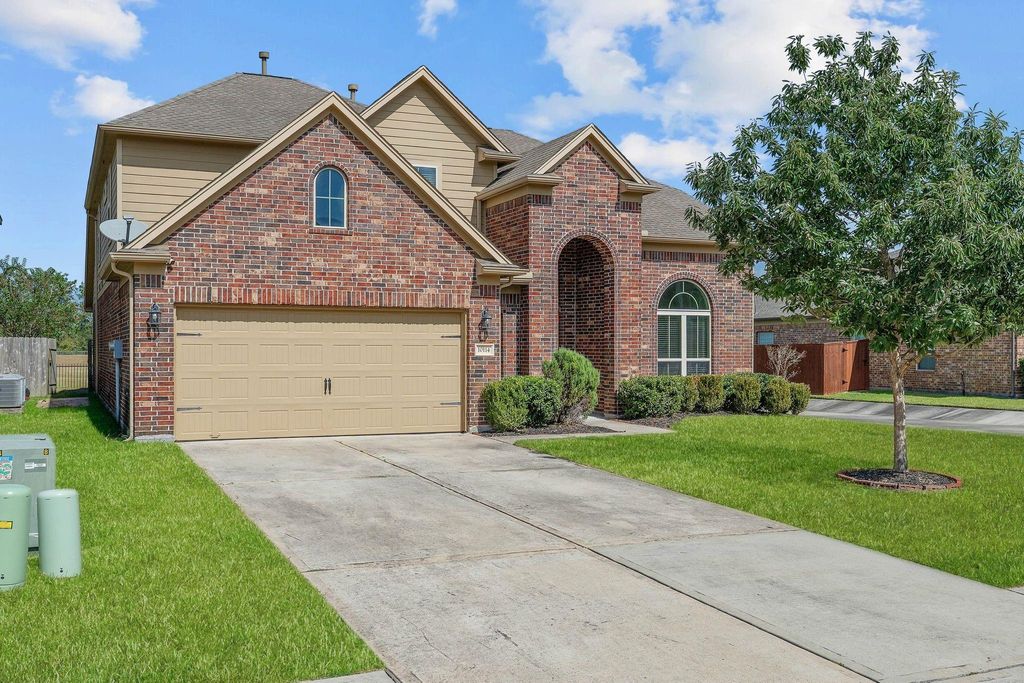 10114 N Whimbrel Circle, Conroe, TX 77385