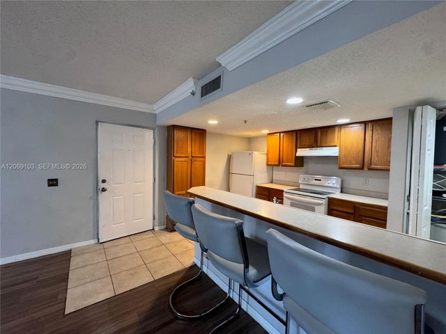 9909 Westwood Drive 16-1, Tamarac, FL 33321