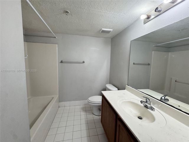 9909 Westwood Drive 16-1, Tamarac, FL 33321