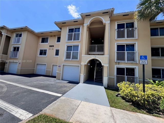 9909 Westwood Drive 16-1, Tamarac, FL 33321