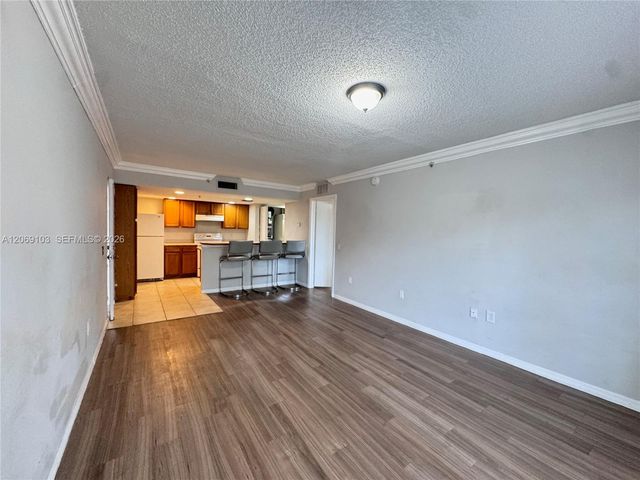 9909 Westwood Drive 16-1, Tamarac, FL 33321