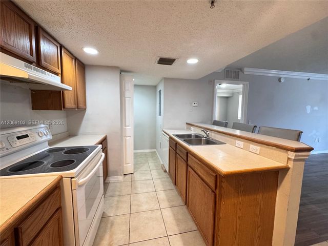 9909 Westwood Drive 16-1, Tamarac, FL 33321