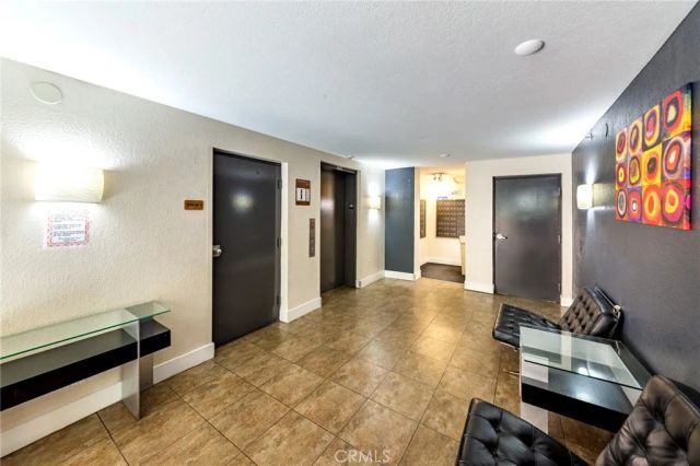 5550 Owensmouth Avenue 120, Woodland Hills, CA 91367