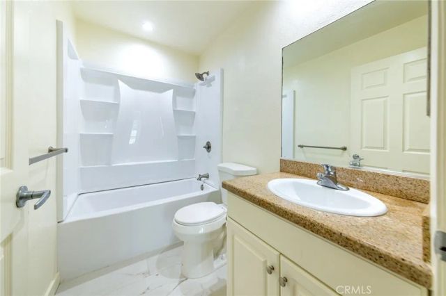 5550 Owensmouth Avenue 120, Woodland Hills, CA 91367