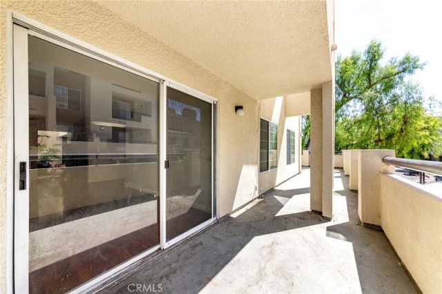 5550 Owensmouth Avenue 120, Woodland Hills, CA 91367