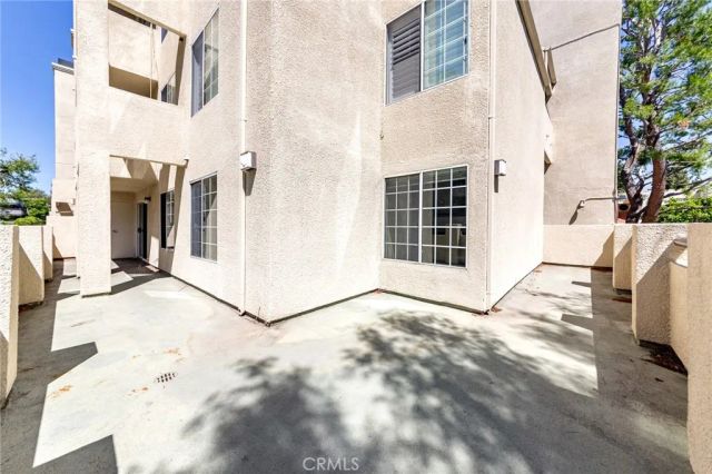 5550 Owensmouth Avenue 120, Woodland Hills, CA 91367