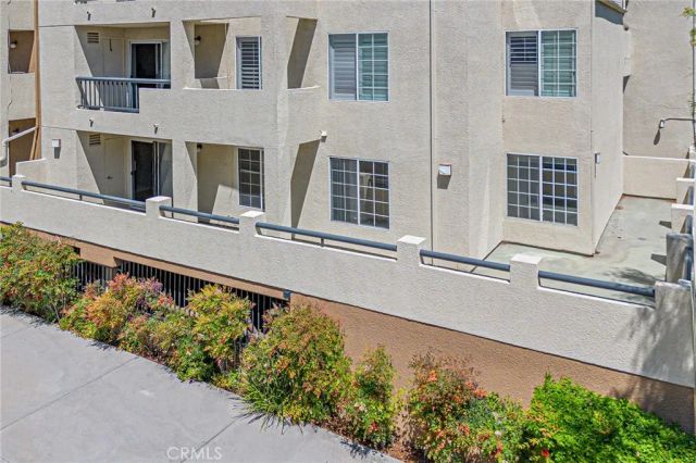 5550 Owensmouth Avenue 120, Woodland Hills, CA 91367