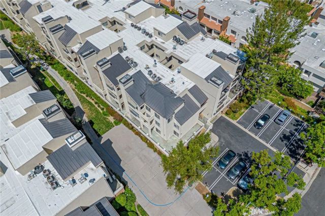 5550 Owensmouth Avenue 120, Woodland Hills, CA 91367