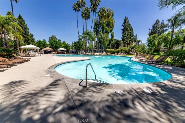 5550 Owensmouth Avenue 120, Woodland Hills, CA 91367