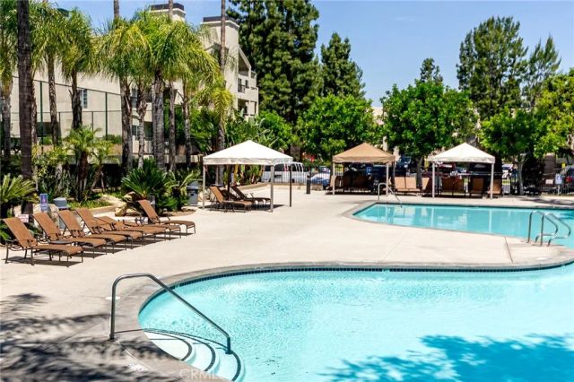 5550 Owensmouth Avenue 120, Woodland Hills, CA 91367