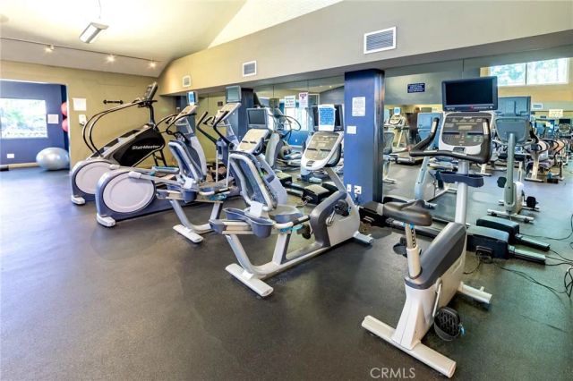 5550 Owensmouth Avenue 120, Woodland Hills, CA 91367