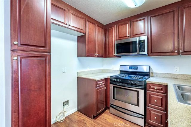 5550 Owensmouth Avenue 120, Woodland Hills, CA 91367