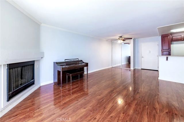 5550 Owensmouth Avenue 120, Woodland Hills, CA 91367