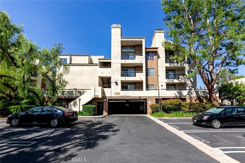 5550 Owensmouth Avenue 120, Woodland Hills, CA 91367