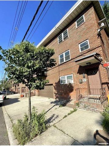 2200 Paterson Plank Road 25, North Bergen, NJ 07047