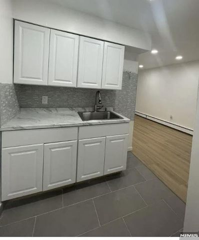 2200 Paterson Plank Road 25, North Bergen, NJ 07047