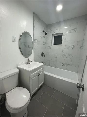 2200 Paterson Plank Road 25, North Bergen, NJ 07047