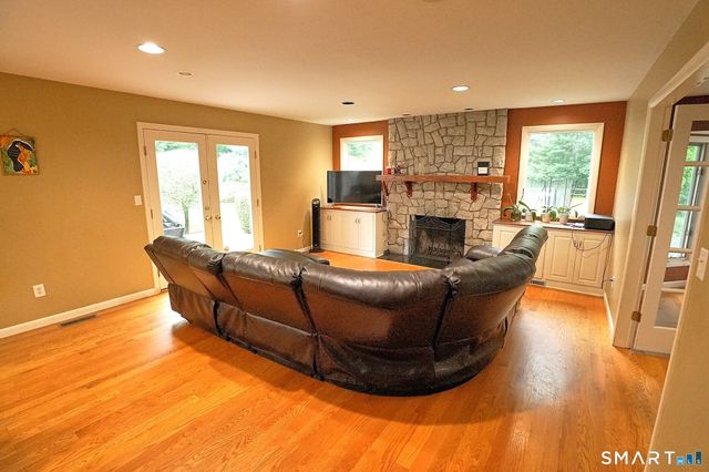14 Brae Loch Way, Shelton, CT 06484