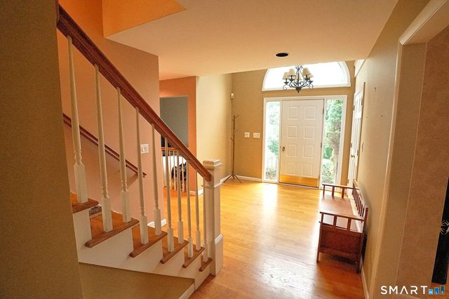 14 Brae Loch Way, Shelton, CT 06484