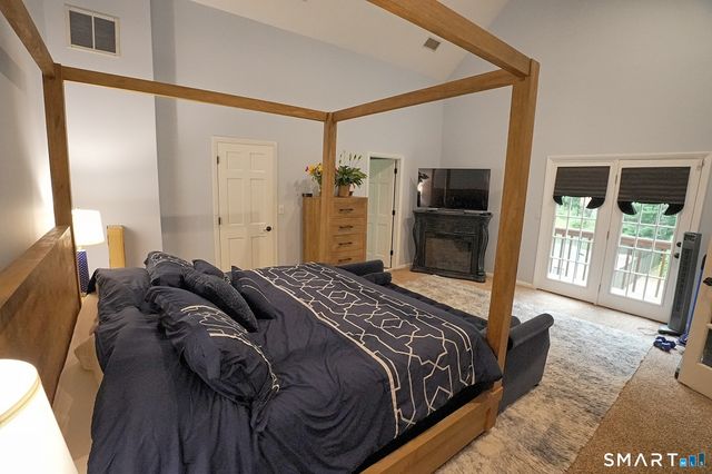 14 Brae Loch Way, Shelton, CT 06484
