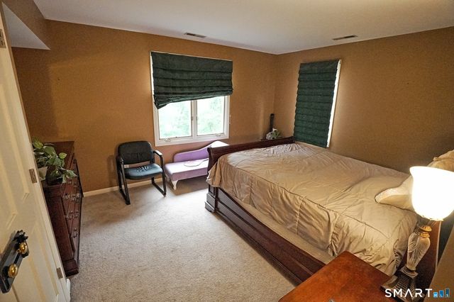 14 Brae Loch Way, Shelton, CT 06484