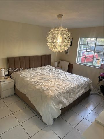 17223 NW 74th Ct, Hialeah, FL 33015