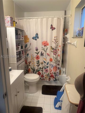 17223 NW 74th Ct, Hialeah, FL 33015