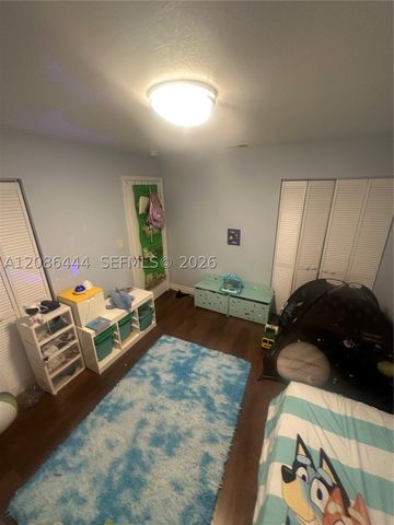 17223 NW 74th Ct, Hialeah, FL 33015