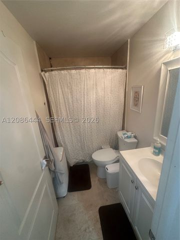 17223 NW 74th Ct, Hialeah, FL 33015