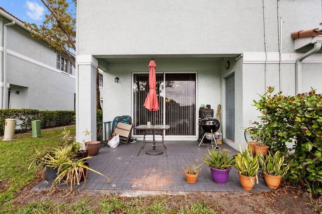 1955 Alamanda Way, Riviera Beach, FL 33404